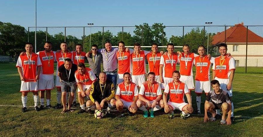 A Csór öregfiúk csapata nyert a 2016/2017-es bajnokságot a 3. számú csoportban - fotó: Csór Truck Trailer FC